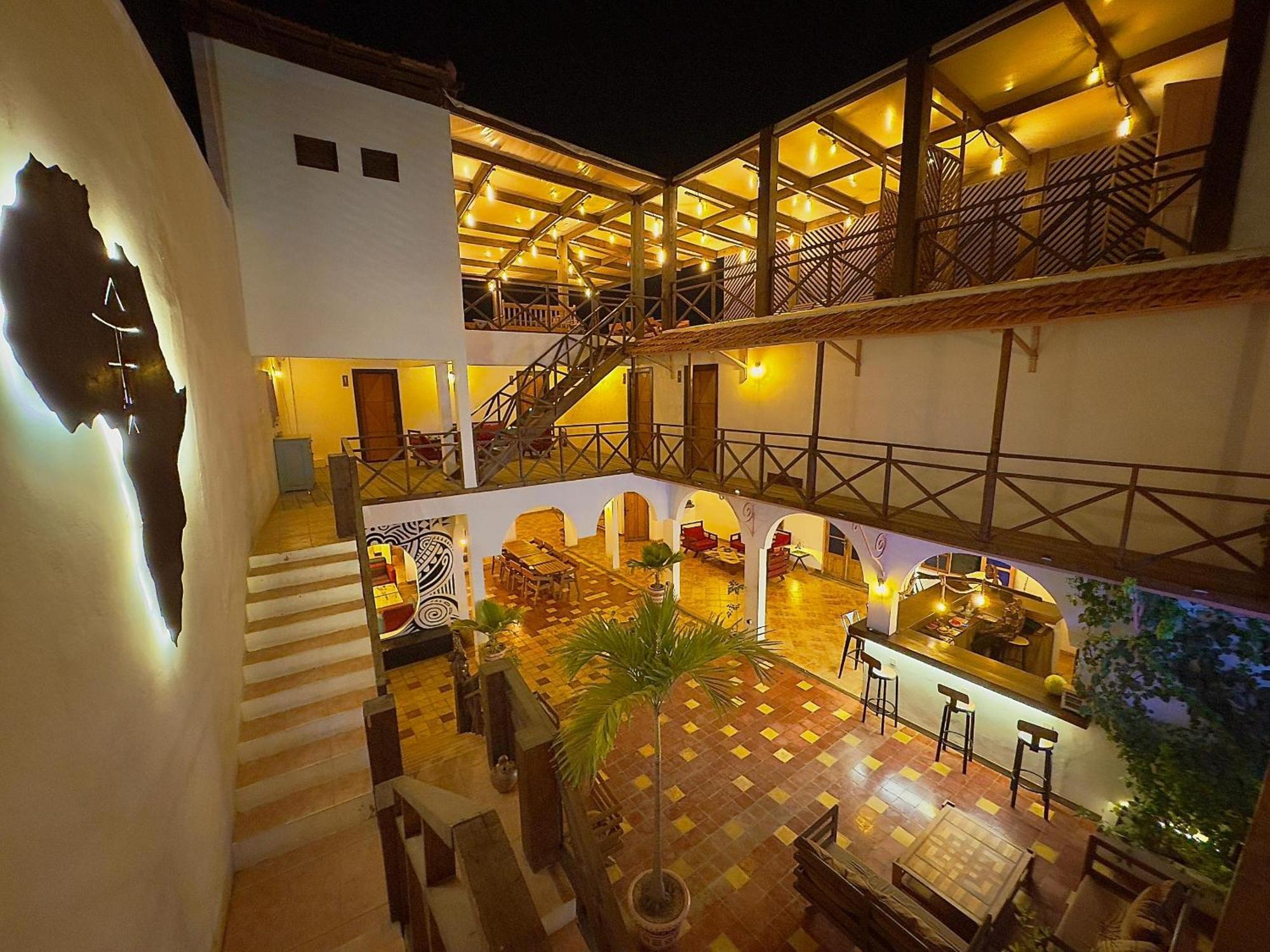 Fly Fishes Hotel Saint-Louis Exterior photo