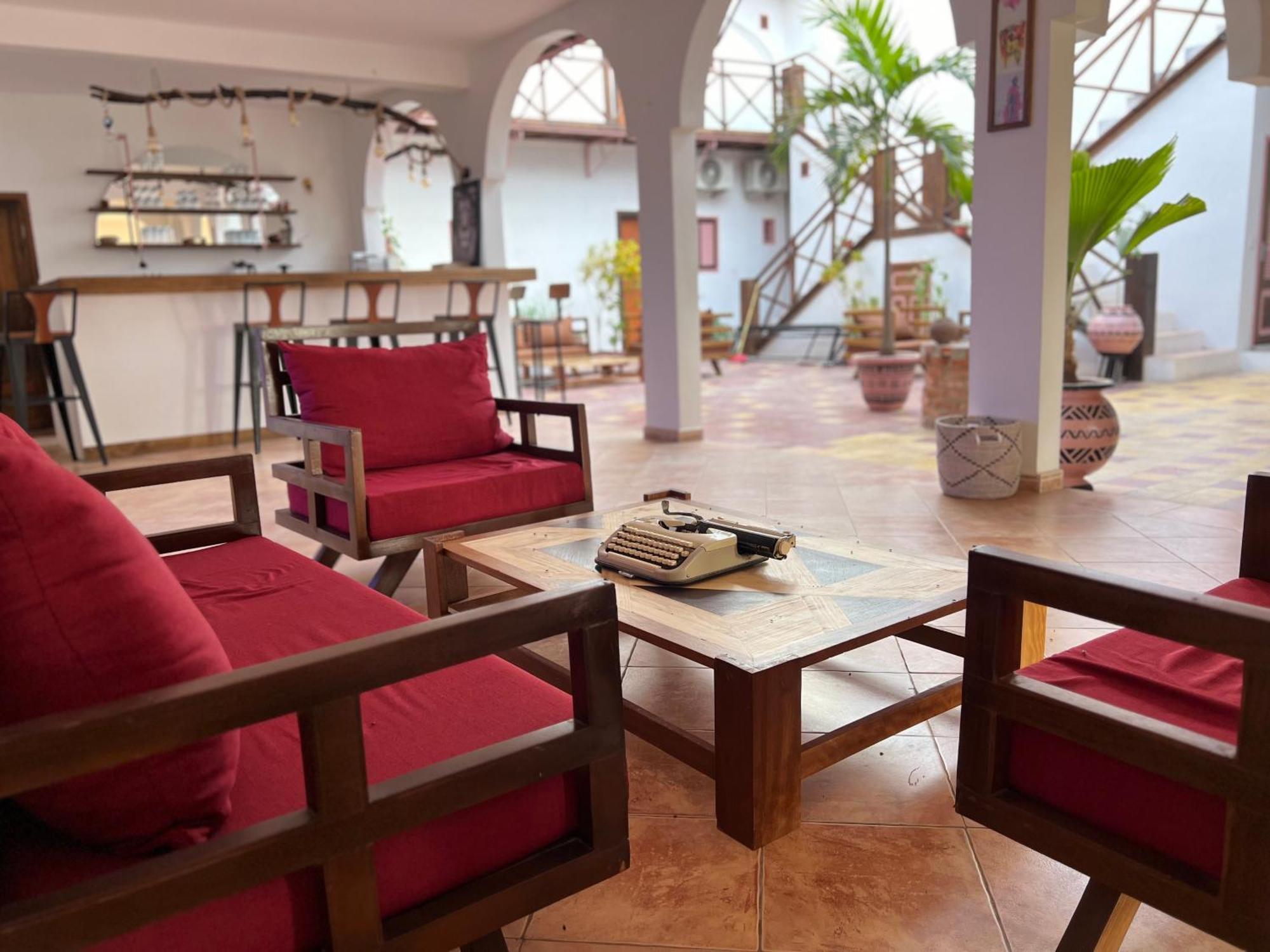 Fly Fishes Hotel Saint-Louis Exterior photo